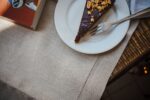 Lniana serweta - w kolorze naturalnym z listwą i mereżką