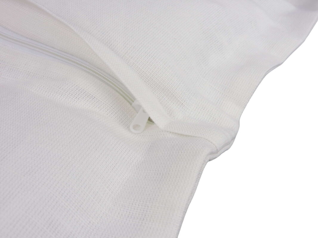 Poszewka haftowana len 100%. Fiołki