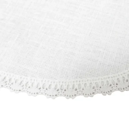 Serwetka lniana okrągła z koronką zbliżenie