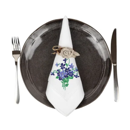 Serweta lniana biała z haftem fiołki